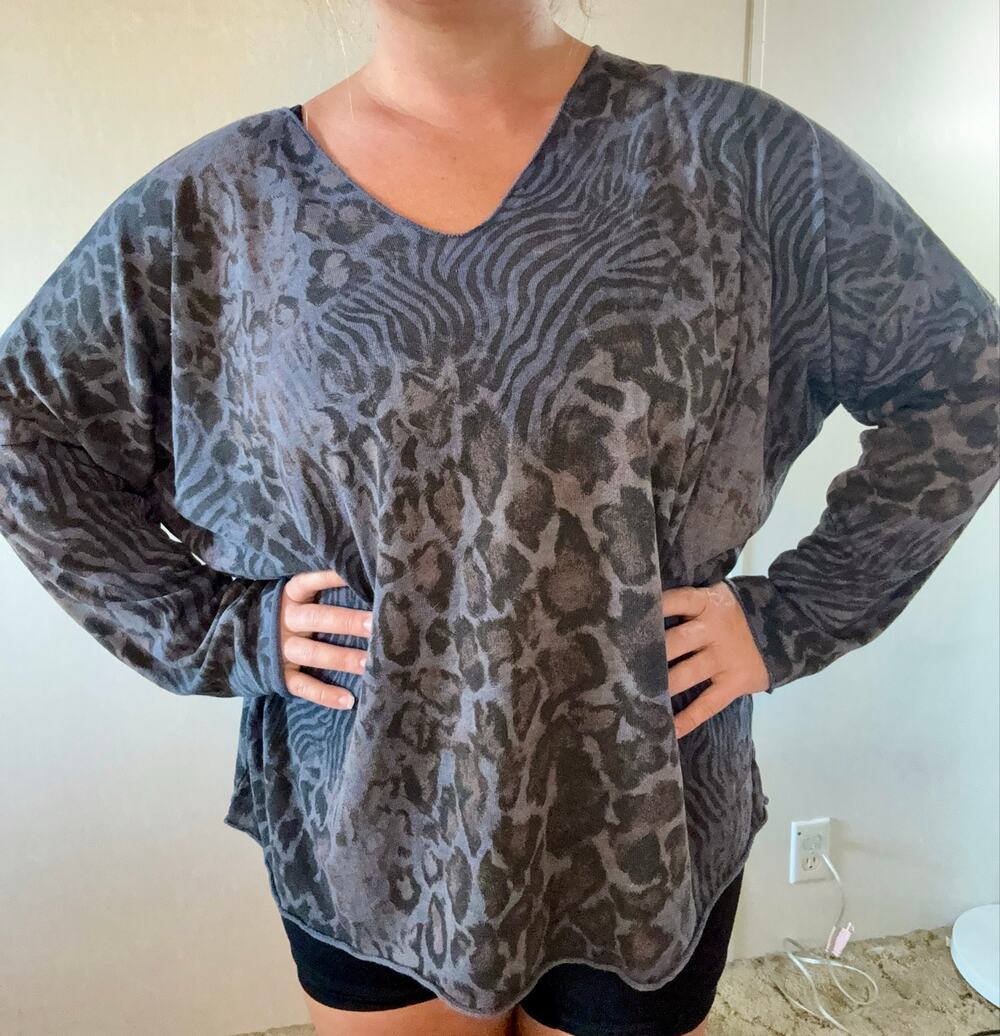 Tempo Paris M/L Oversized Mixed Animal Print Long Sleeve Top Made in Italy